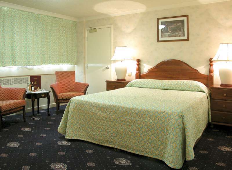 Britannia Hotel Coventry Room photo